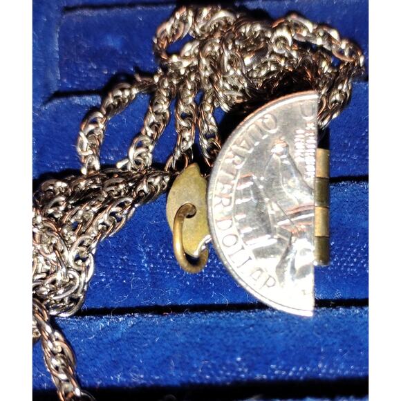 Unique Vtg Bicentennial Quarter Locket Necklace Hinged Coin Pendant 1776-1976 - Picture 5 of 5